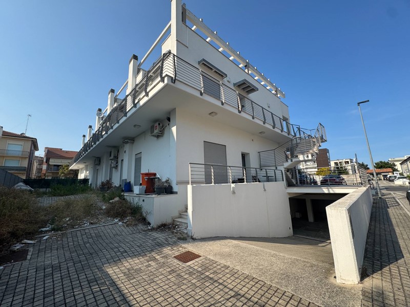 Box in Vendita a Civitanova Marche, 45'000€, 42 m²