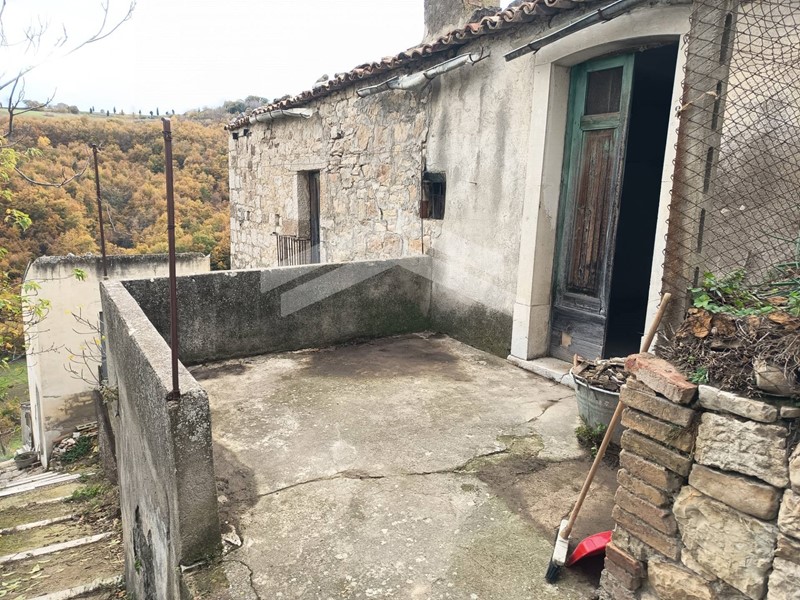 Casa Indipendente in Vendita a Castelbottaccio, 4'000€, 75 m²