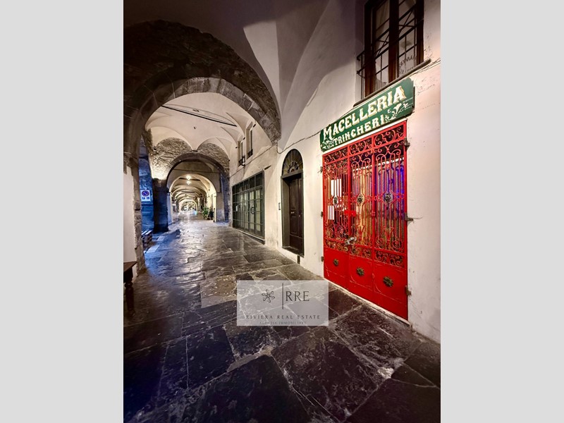 Attività commerciale in Affitto a Pieve di Teco, 500€, 60 m²