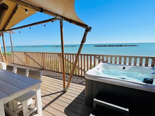 Attività commerciale in Vendita a Grottammare, 4'750'000€, 3800 m², arredato