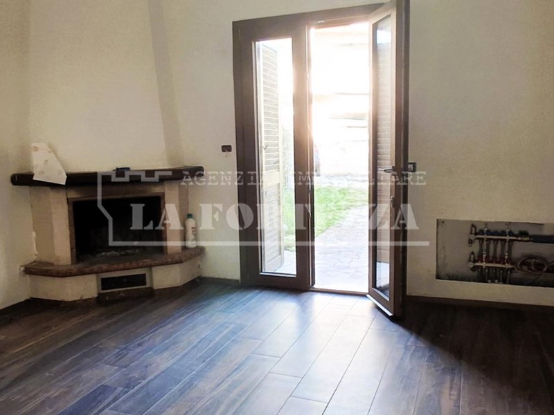 Casa Indipendente in Vendita a San Giuliano Terme, zona Pontasserchio, 229'000€, 135 m²