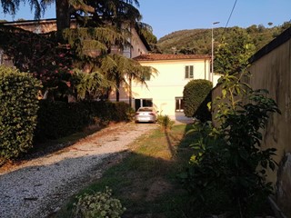 Casa Indipendente in Vendita a San Giuliano Terme, zona Molina di Quosa, 270'000€, 145 m², con Box