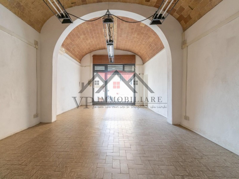 Immobile commerciale in Vendita a Pomarance, 39'000€, 47 m²