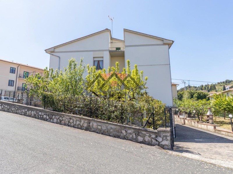 Casa Indipendente in Vendita a Castelnuovo di Val di Cecina, 214'000€, 400 m², arredato, con Box