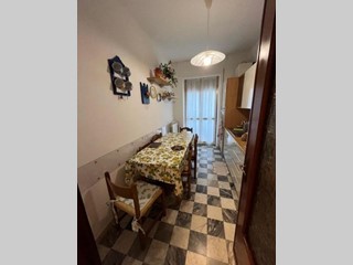 Trilocale in Vendita a Carrara, zona Marina di Carrara, 215'000€, 80 m², arredato