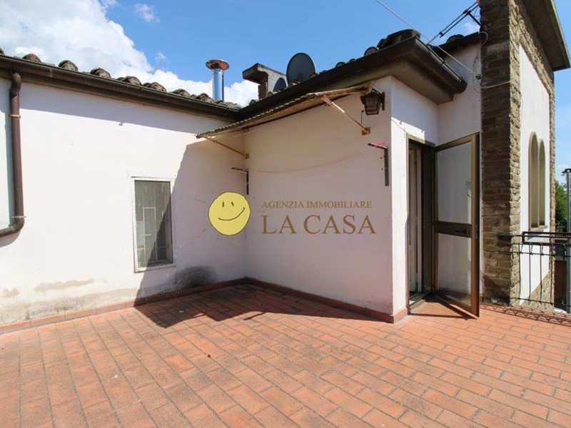 Casa Indipendente in Vendita a Reggello, 260'000€, 120 m², con Box