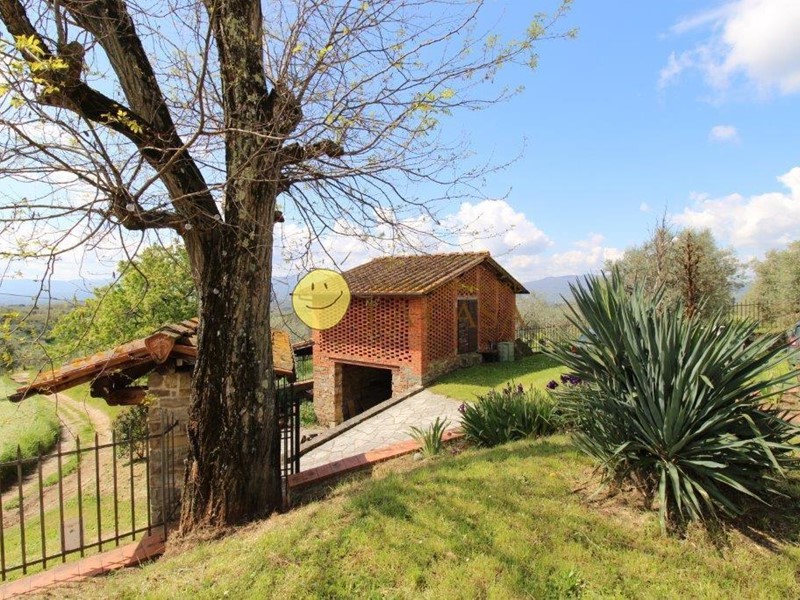 Casale in Vendita a Reggello, zona San Donato In Fronzano, 980'000€, 600 m²