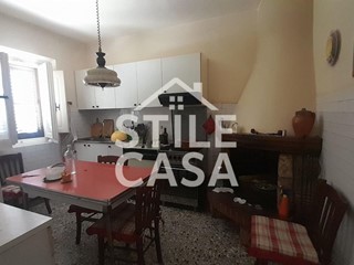 Casa Indipendente in Vendita a Castelfranco di Sotto, zona Orentano, 135'000€, 130 m²