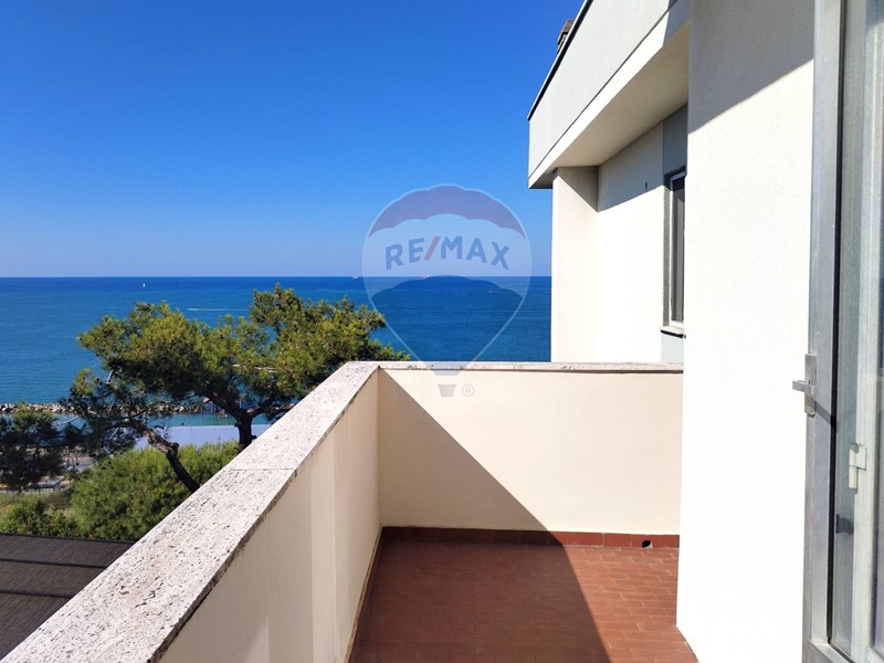 Quadrilocale in Vendita a Ancona, 150'000€, 102 m²