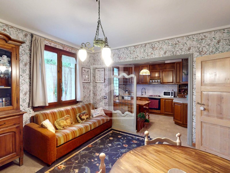 Bilocale in Vendita a Toscolano Maderno, 149'000€, 67 m²