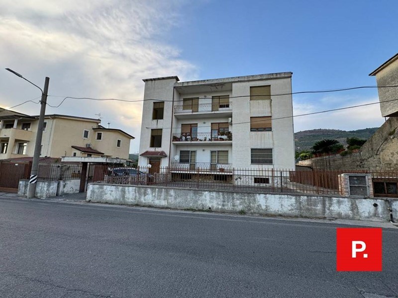 Casa Indipendente in Vendita a Santa Maria a Vico, 350'000€, 480 m²