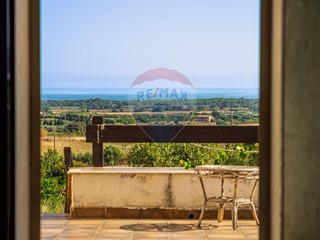 Villa in Vendita a Sassari, 249'000€, 198 m²