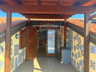 Attico in Vendita a Riposto, 80'000€, 65 m²