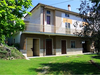 Casa Indipendente in Vendita a Rocchetta a Volturno, 155'000€, 352 m²