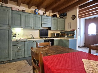 Bilocale in Vendita a Pastrengo, 175'000€, 76 m²