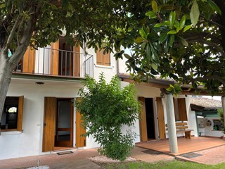 Casa Semi Indipendente in Vendita a Pordenone, 257'000€, 184 m²