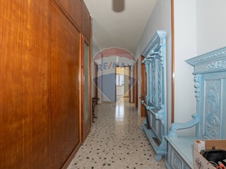 Appartamento in Vendita a Caltagirone, 98'000€, 162 m²