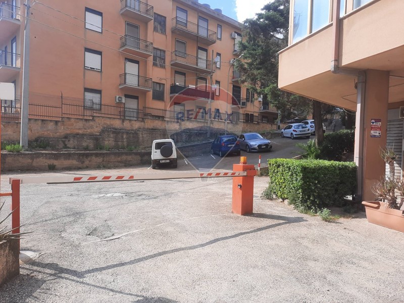 Appartamento in Affitto a Caltanissetta, 400€, 107 m²