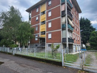 Trilocale in Vendita a Cassano Magnago, 65'000€, 80 m²