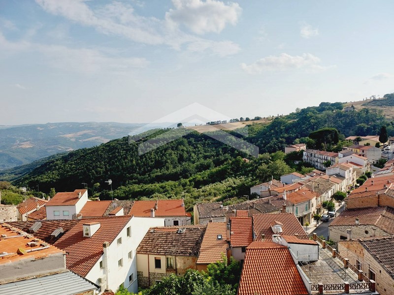 Quadrilocale in Vendita a Castelbottaccio, 50'000€, 127 m²