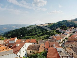 Quadrilocale in Vendita a Castelbottaccio, 50'000€, 127 m²