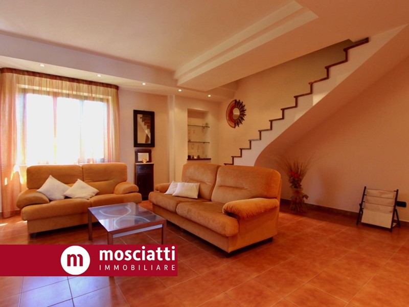 Appartamento in Vendita a Castelraimondo, 176'000&euro;, 175 m²