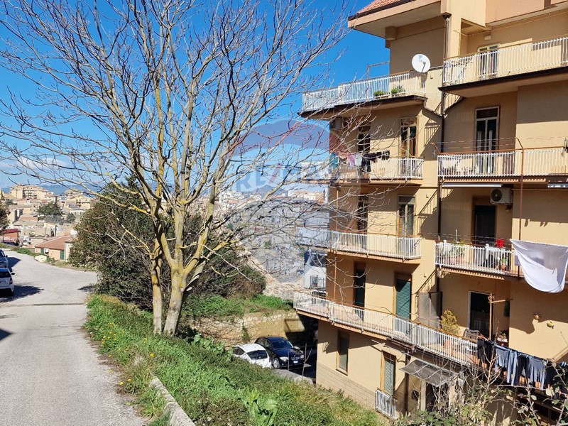 Appartamento in Vendita a Enna, 110'000€, 139 m²