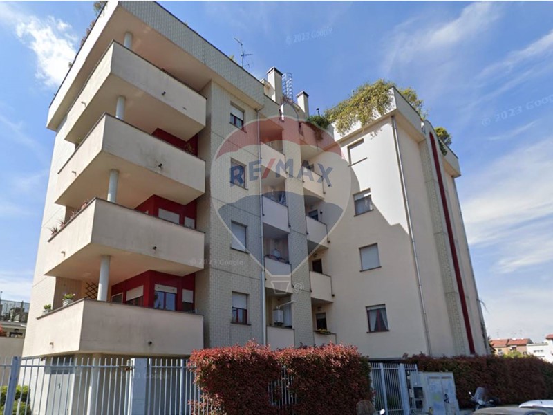 Bilocale in Affitto a Milano, 900€, 51 m²