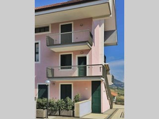 Villetta a schiera in Vendita a Montecorvino Rovella, 195'000&euro;, 240 m²