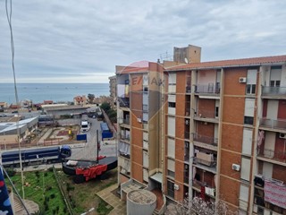 Appartamento in Vendita a Palermo, 93'000€, 132 m²