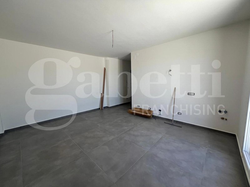 Quadrilocale in Vendita a Pozzilli, 80'000€, 110 m²