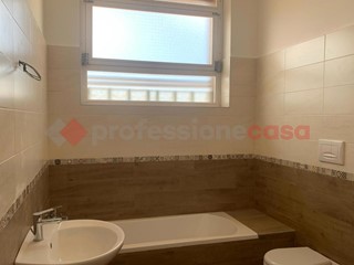 Quadrilocale in Vendita a Reggio Calabria, 205'000€, 147 m²