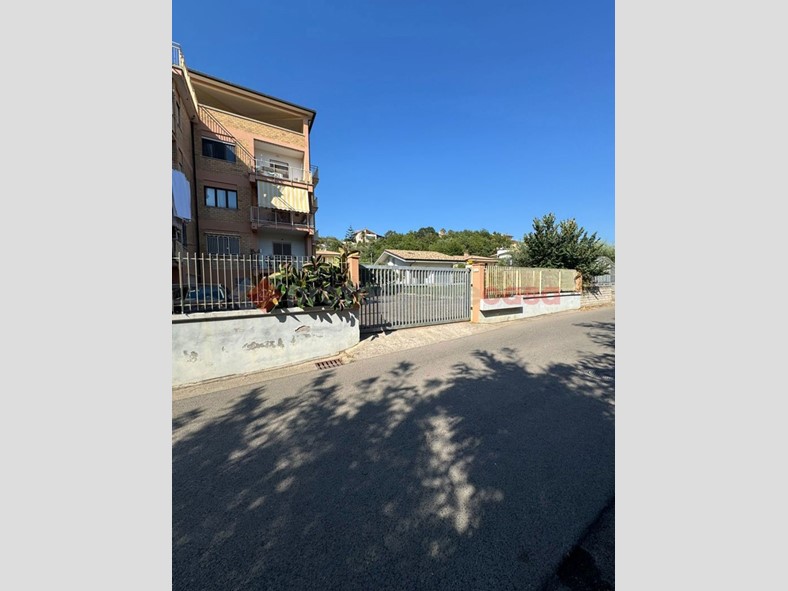 Quadrilocale in Vendita a Minturno, 175'000€, 120 m²