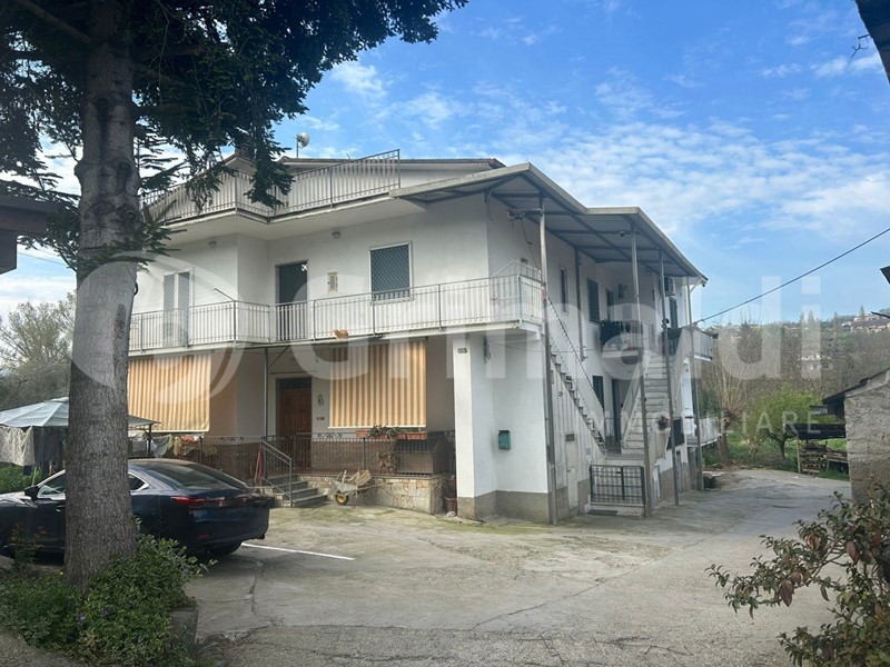 Trilocale in Vendita a Benevento, 83'000€, 100 m²