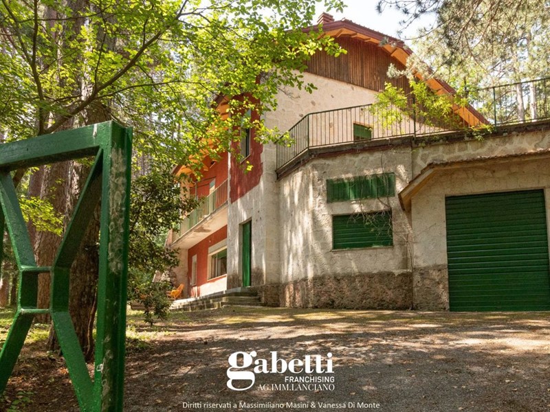 Villa in Vendita a Guardiagrele, 390'000€, 300 m², arredato