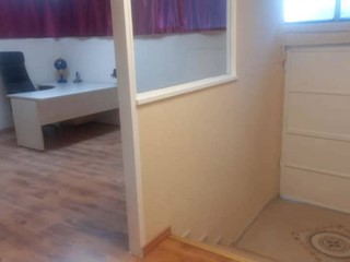 Capannone in Affitto a Aprilia, 750€, 150 m²