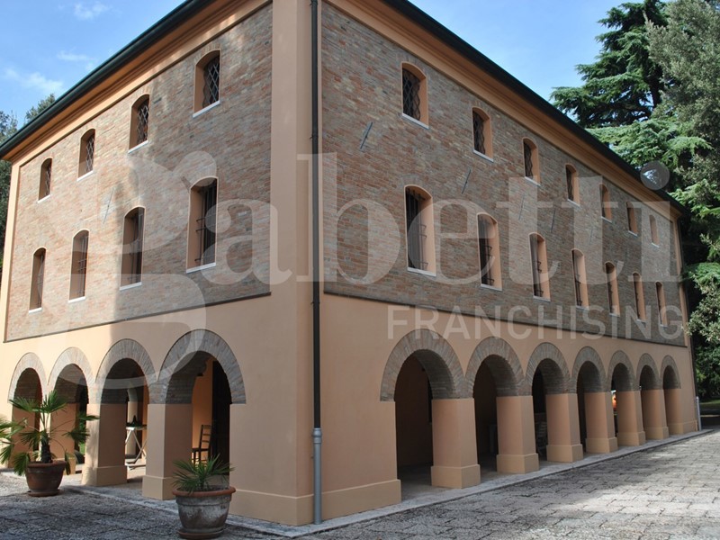 Villa in Vendita a Cervia, 1214 m²