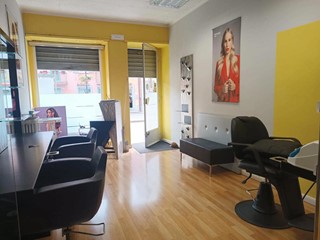 Negozio in Affitto a Saluzzo, 480€, 43 m²