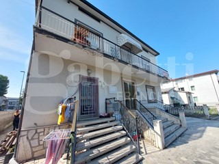 Appartamento in Vendita a Sant'Egidio alla Vibrata, 260'000€, 550 m², arredato