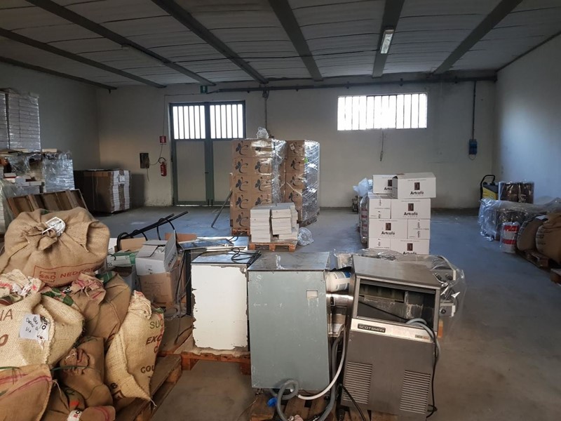 Capannone in Vendita a Capannori, zona Tassignano, 250'000€, 486 m²