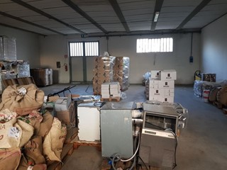 Capannone in Vendita a Capannori, zona Tassignano, 250'000€, 486 m²