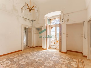 Casale in Vendita a Locorotondo, 150'000€, 156 m²