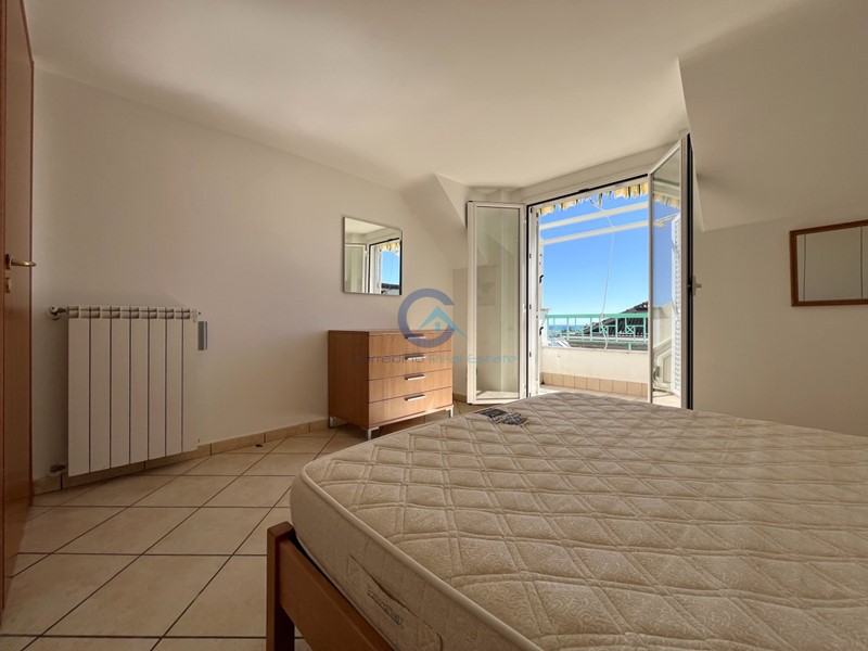 Quadrilocale in Vendita a Catanzaro, zona Catanzaro Lido, 160'000&euro;, 105 m², arredato