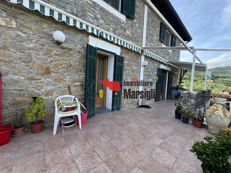 Casa Indipendente in Vendita a Dolceacqua, 650'000€, 230 m²