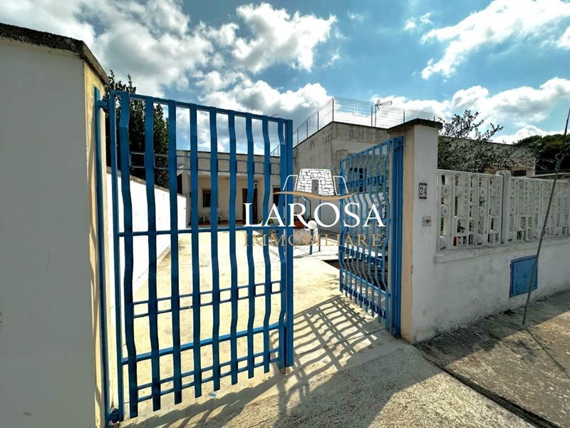 Casa Indipendente in Vendita a Melendugno, zona Torre Specchia, 150'000€, 126 m²