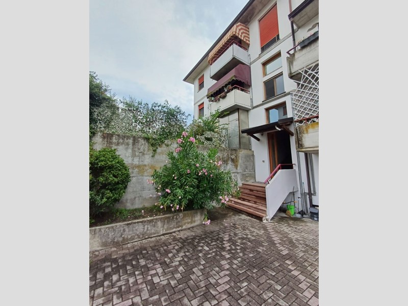 Appartamento in Vendita a Traversetolo, 115'000€, 90 m²