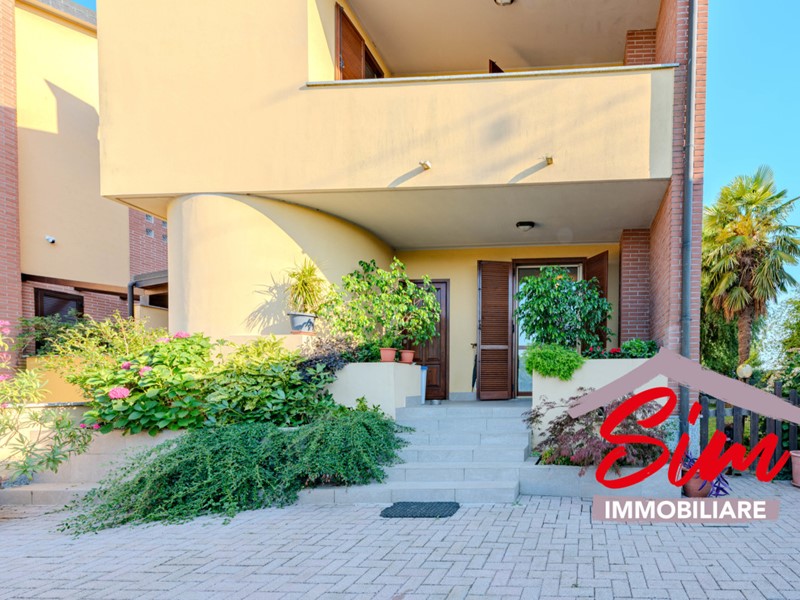 Casa Semi Indipendente in Vendita a Nibbiola, 319'000€, 214 m², con Box