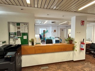 Immobile commerciale in Vendita a Bari, zona Murat, 4'000'000€, 1670 m², con Box