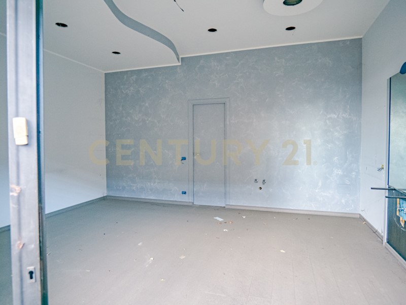 Immobile commerciale in Vendita a Santa Venerina, 36'000€, 52 m²