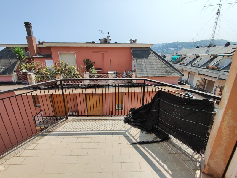 Appartamento in Vendita a Rapallo, zona Centro, 255'000€, 87 m², con Box